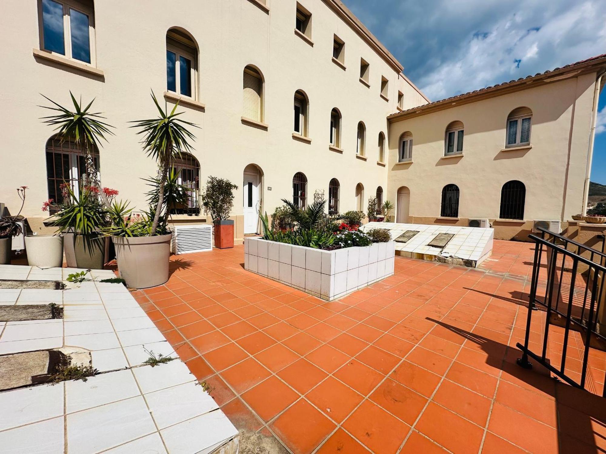 Appartement En Duplex 4 Couchages Au Coeur De Port-Vendres, Face A La Place De L'Obelisque - Fr-1-309-337 Port Vendres Bagian luar foto